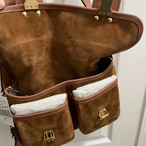 Michael Kors " Hewitt" Women's Caramel Leather Suede Crossbody/Messenger Bag. - Picture 11 of 16